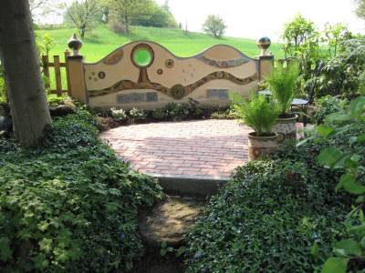 Die ganze Hundertwasser-Mauer