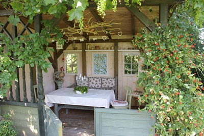 Blick in die Gartenhütte